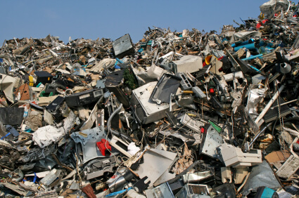 computer_dump computer dump Obsolescência Programada: por que você compra tanto?